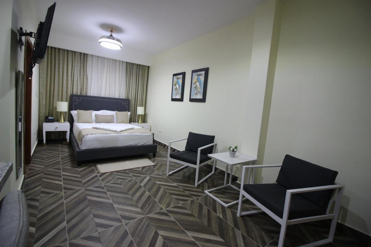 Hotel Monarca Higuey ภายนอก รูปภาพ