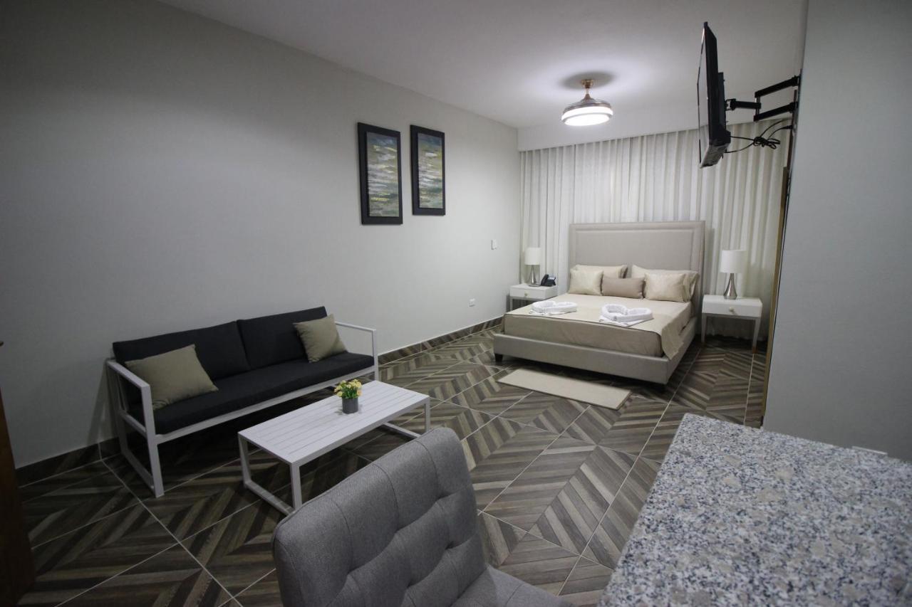 Hotel Monarca Higuey ภายนอก รูปภาพ