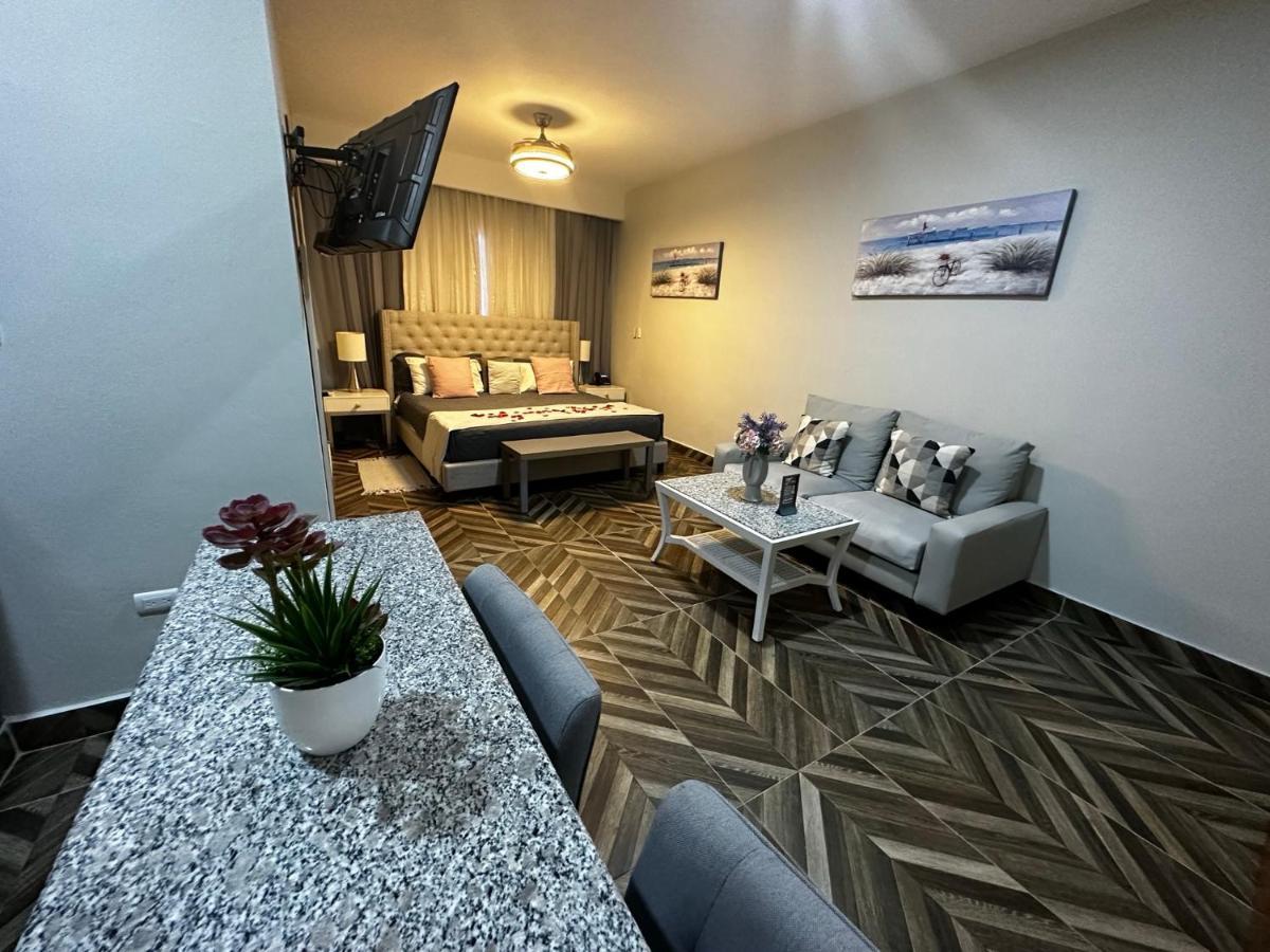 Hotel Monarca Higuey ภายนอก รูปภาพ